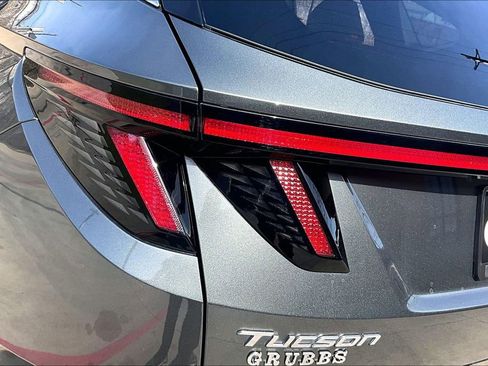 Used 2023 Hyundai Tucson Limited image 40