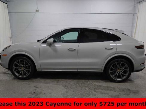 Certified 2023 Porsche Cayenne Platinum Edition image 2