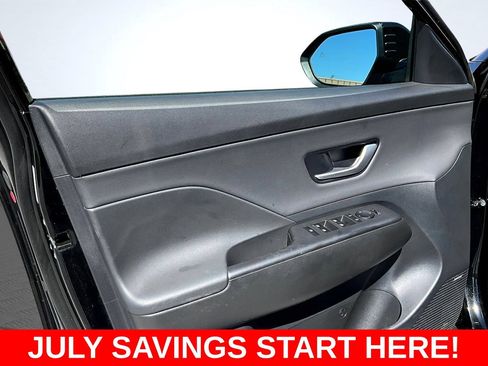 Used 2025 Hyundai Kona Limited FWD image 26