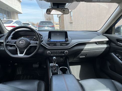 Used 2025 Nissan Altima 2.5 SR image 33