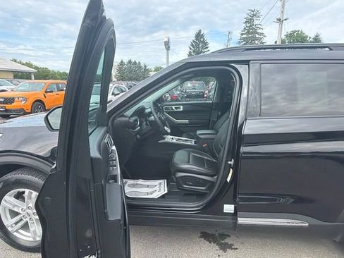 Used 2023 Ford Explorer XLT w/ Equipment Group 202A AWD/4WD image 13