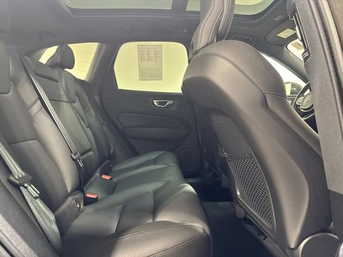 Used 2020 Volvo XC60 T6 Momentum AWD/4WD image 25