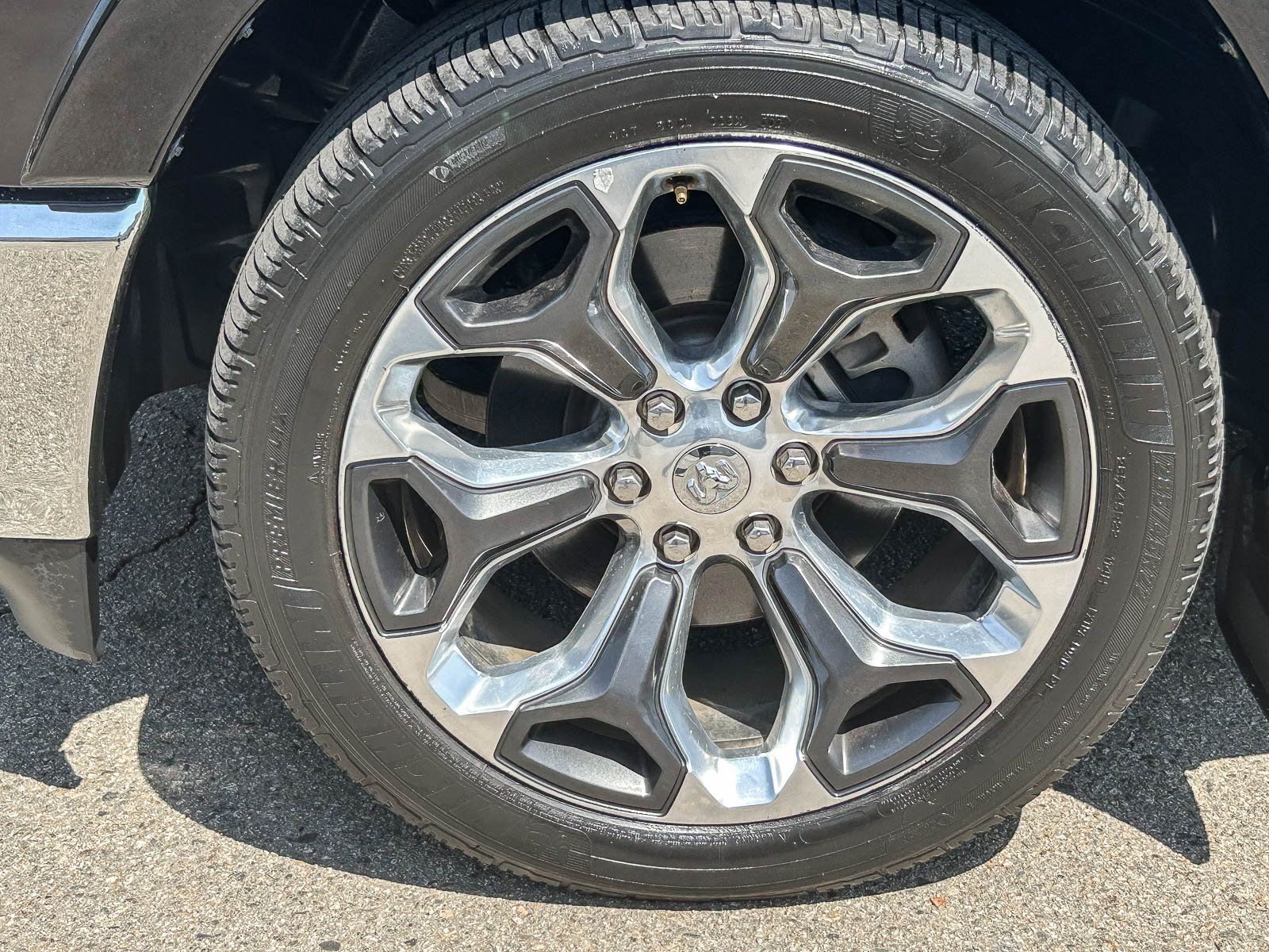Used 2019 RAM 1500 Limited AWD/4WD image 10