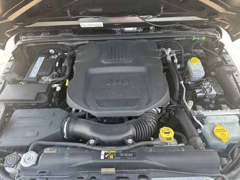 Used 2018 Jeep Wrangler Unlimited Sport S AWD/4WD image 31