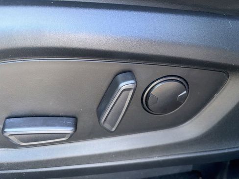 Used 2021 Ford Explorer XLT w/ Equipment Group 202A image 18