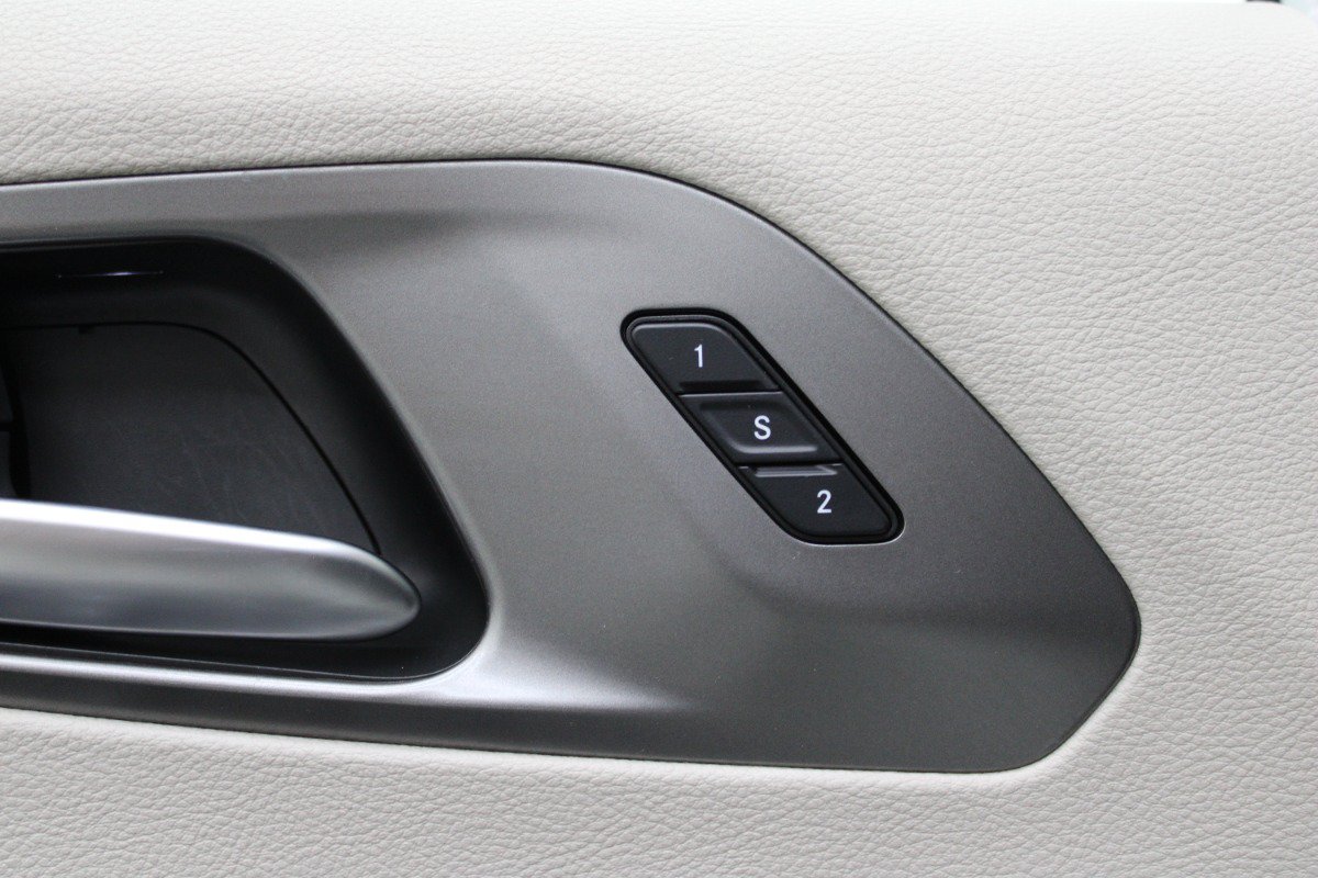 Used 2022 Chrysler Pacifica Touring-L FWD image 17