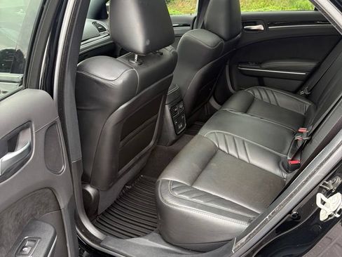 Used 2023 Chrysler 300 C RWD image 5