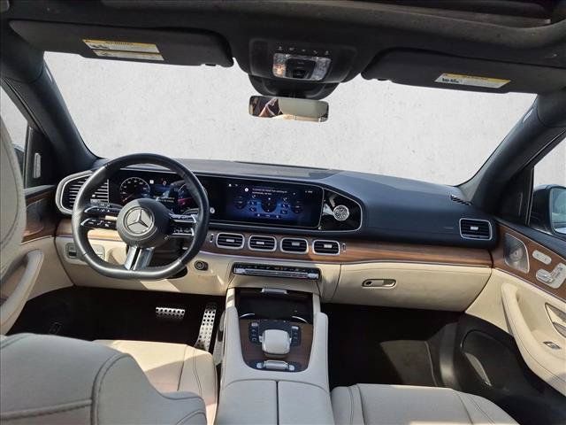 Used 2025 Mercedes-Benz GLS 450 4MATIC image 14