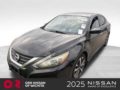 Used 2017 Nissan Altima 2.5 SR w/ LED Appearance Package