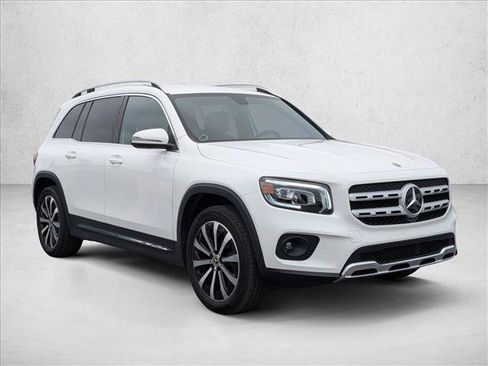 Used 2023 Mercedes-Benz GLB 250 image 3