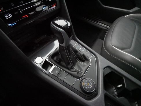 Certified 2024 Volkswagen Tiguan SEL R-Line image 24