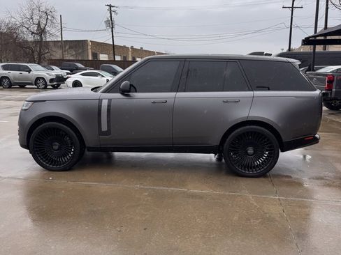 Used 2024 Land Rover Range Rover SE image 4