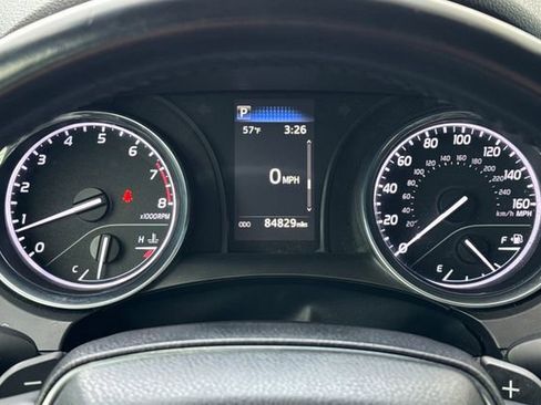 Certified 2020 Toyota Camry SE image 27