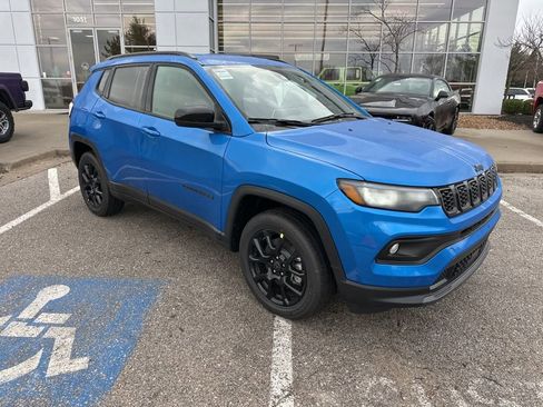 New 2026 Jeep Compass Latitude image 39