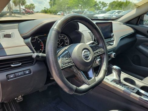 Used 2019 Nissan Altima 2.5 SR FWD image 17
