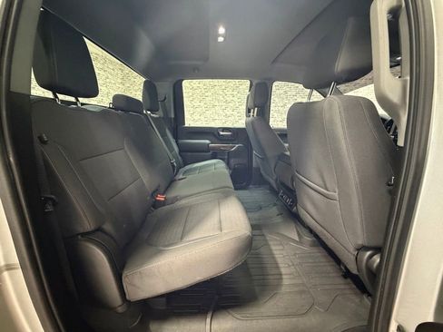 Used 2022 GMC Sierra 2500 SLE w/ SLE Value Package; image 11