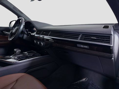 Used 2019 Audi Q7 3.0T Premium Plus w/ Premium Plus Package AWD/4WD image 33