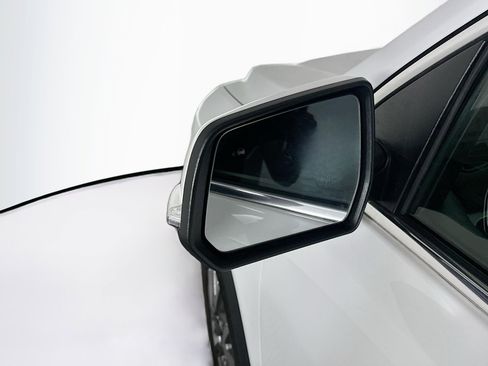 Used 2023 GMC Acadia SLE w/ Driver Convenience Package image 16