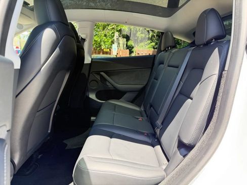 Used 2023 Tesla Model Y Long Range AWD/4WD image 15