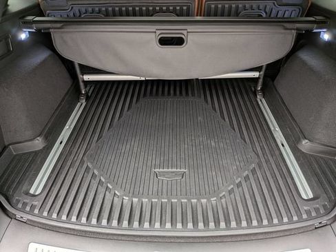 Certified 2024 Cadillac XT5 Sportv w/ LPO, Floor Liner Package AWD/4WD image 25