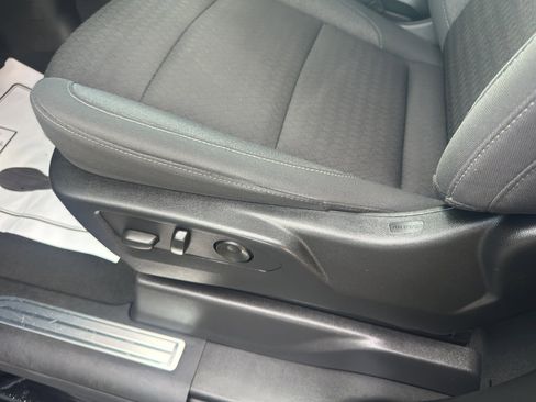 Used 2025 Chevrolet Silverado 1500 LT image 14