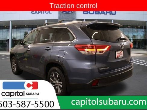Used 2018 Toyota Highlander XLE image 5