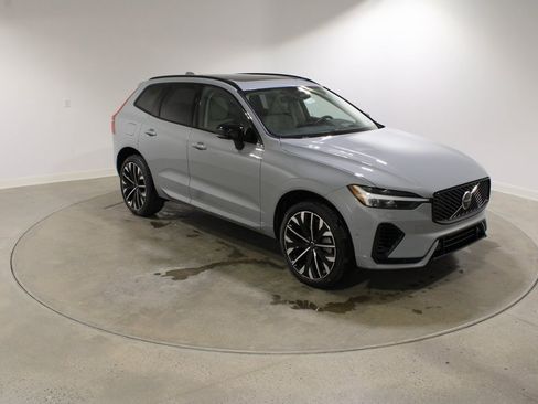 New 2026 Volvo XC60 T8 Ultra w/ Protection Package Premier image 8
