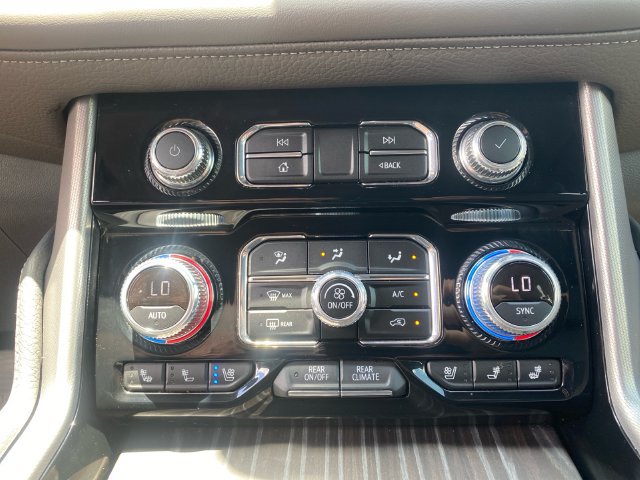 Used 2024 GMC Yukon XL Denali AWD/4WD image 28