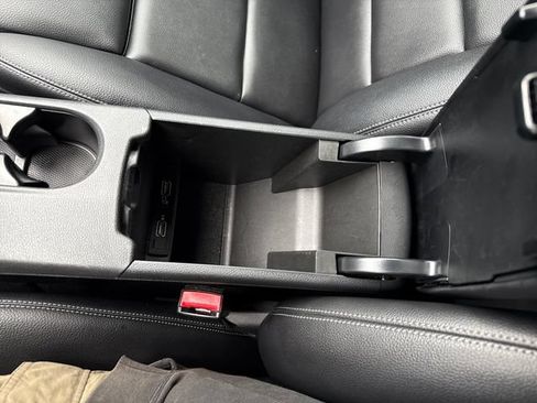 Used 2019 Mercedes-Benz GLA 250 4MATIC image 24