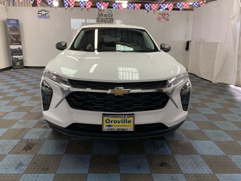 New 2026 Chevrolet Trax LS FWD image 7