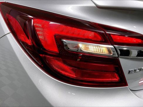 Used 2017 Buick Regal Sport Touring image 27