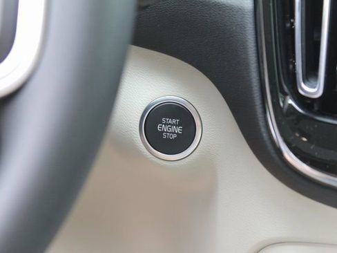 New 2026 Volvo XC40 B5 Ultra w/ Protection Package Premier image 21