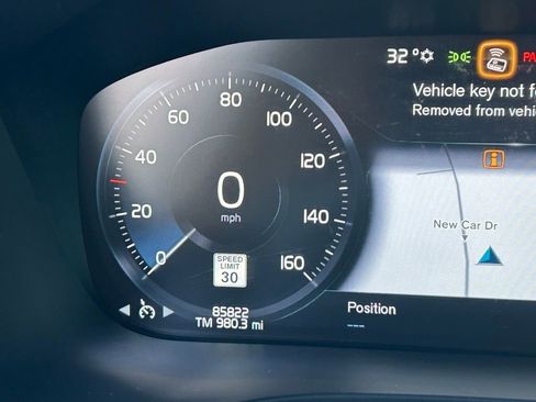 Used 2019 Volvo XC60 T6 Inscription w/ Protection Package Premier image 18