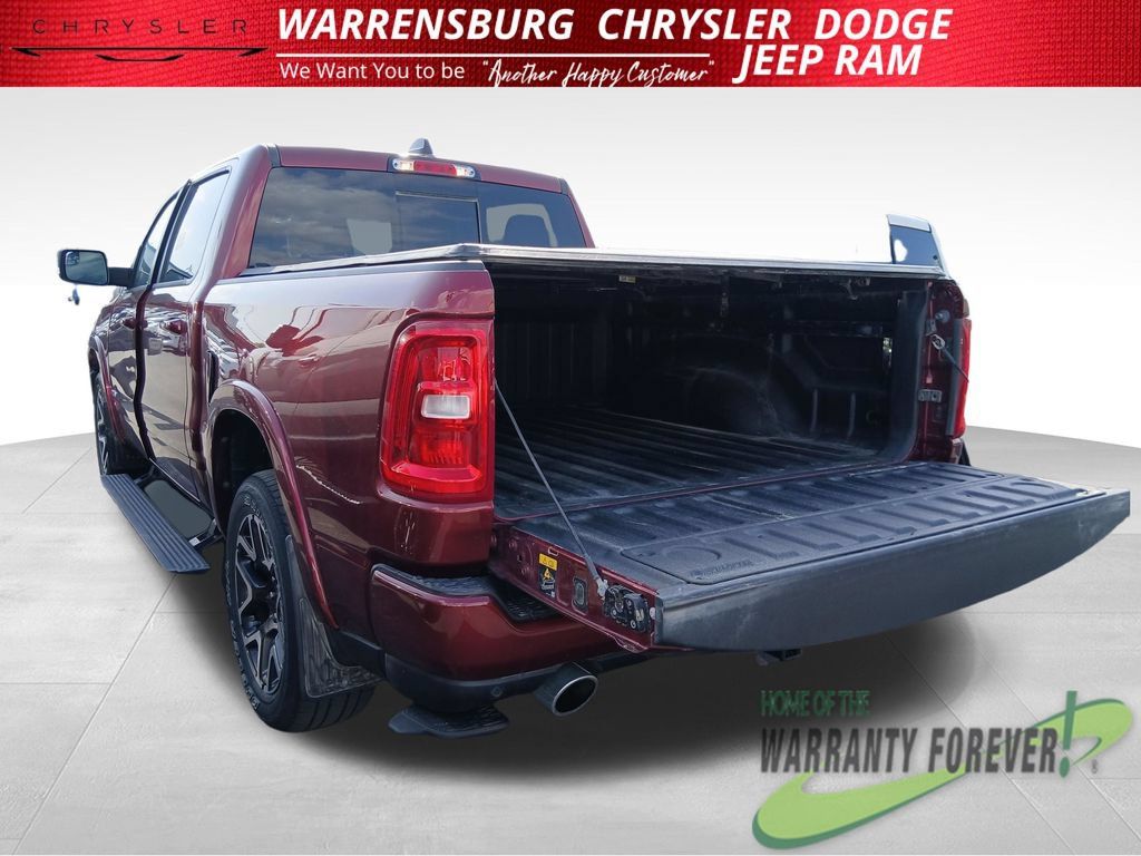 Used 2025 RAM 1500 Laramie AWD/4WD image 33