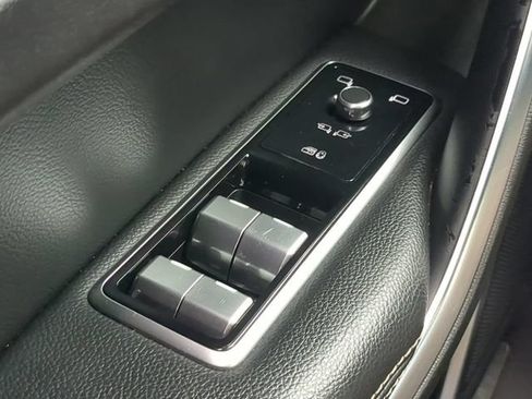 Used 2025 Jaguar F-PACE R-Dynamic S AWD/4WD image 29