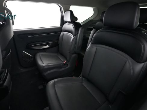 Used 2024 Kia EV9 Light Long Range RWD image 24