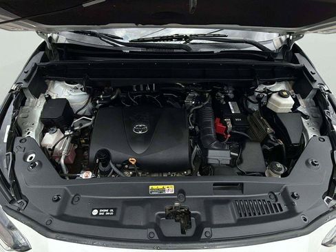 Used 2021 Toyota Highlander XLE AWD/4WD image 33