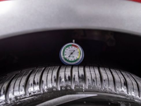 Used 2021 Jaguar F-PACE SVR image 48