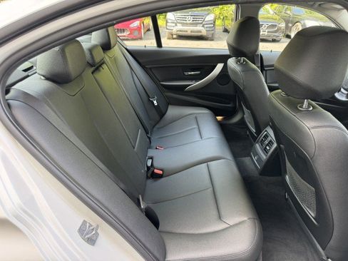 Used 2018 BMW 320i xDrive Sedan w/ Convenience Package AWD/4WD image 30