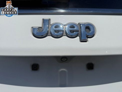 Used 2025 Jeep Compass Latitude AWD/4WD image 17
