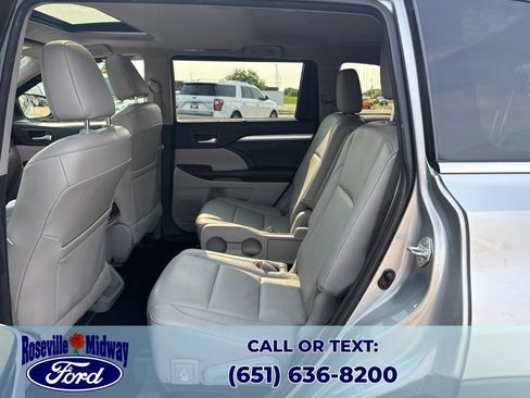 Used 2015 Toyota Highlander XLE AWD/4WD image 29
