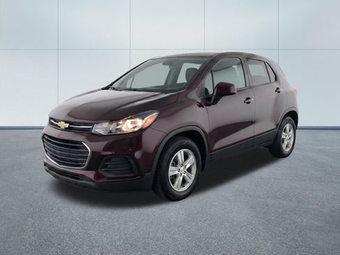Used 2020 Chevrolet Trax LS w/ Tint and Cruise Package AWD/4WD image 1