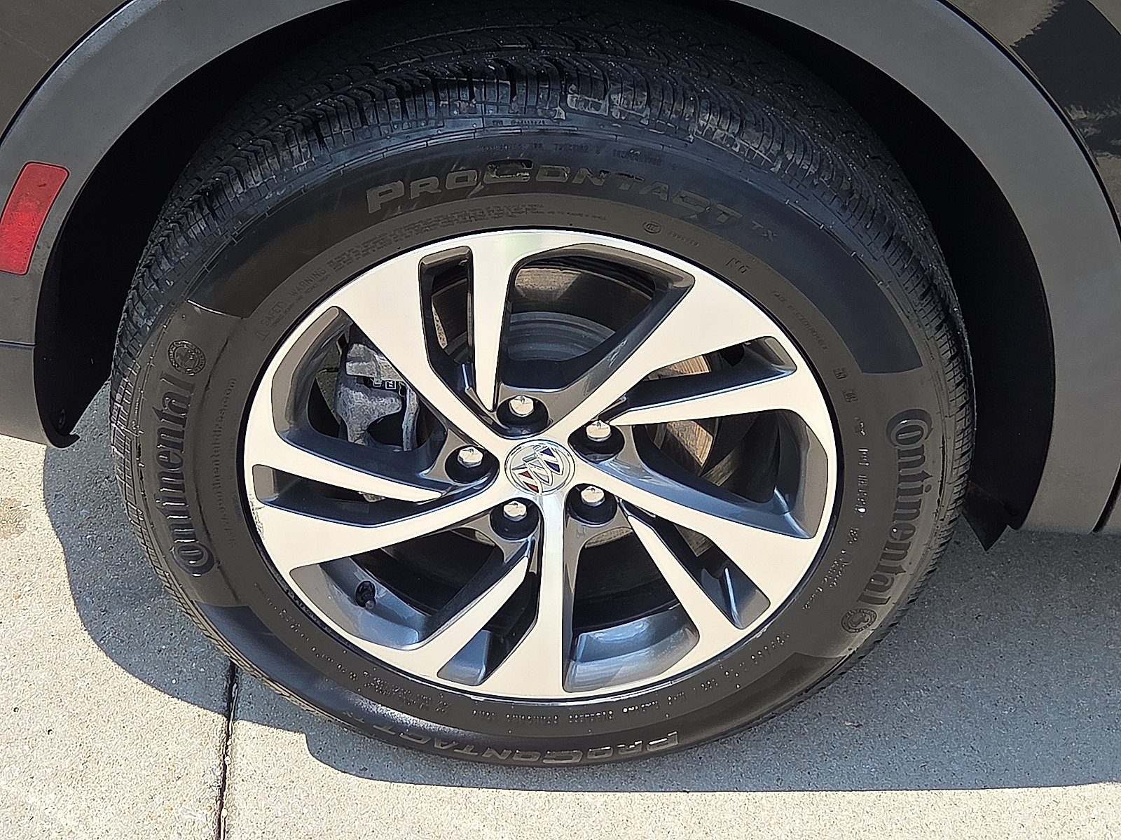 Used 2022 Buick Envision Essence w/ Technology Package I AWD/4WD image 7