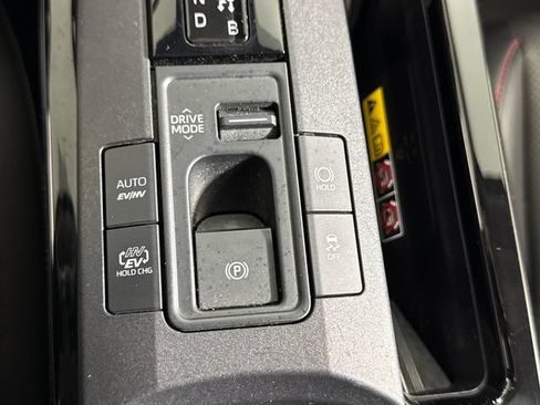 Used 2024 Toyota Prius Prime FWD image 43