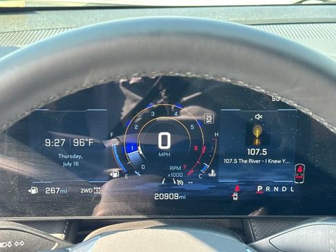 Used 2026 Chevrolet Equinox LT AWD/4WD image 17