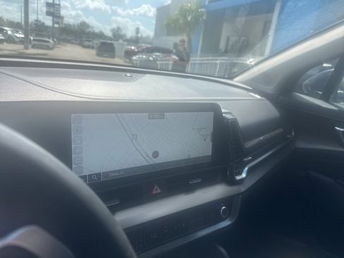 Used 2024 Kia Sportage EX image 21