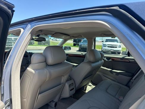 Used 2004 Cadillac De Ville w/ Equipment Group FWD image 24