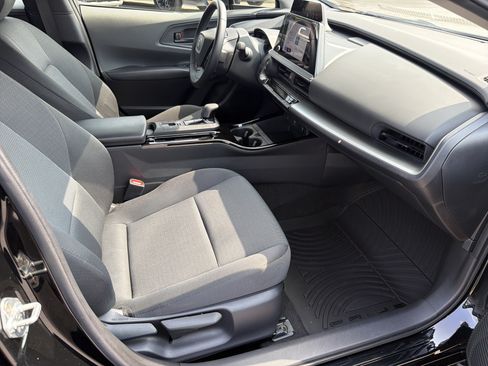 Certified 2024 Toyota Prius LE FWD image 24