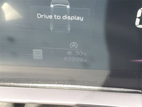 Certified 2023 Kia Telluride S image 21