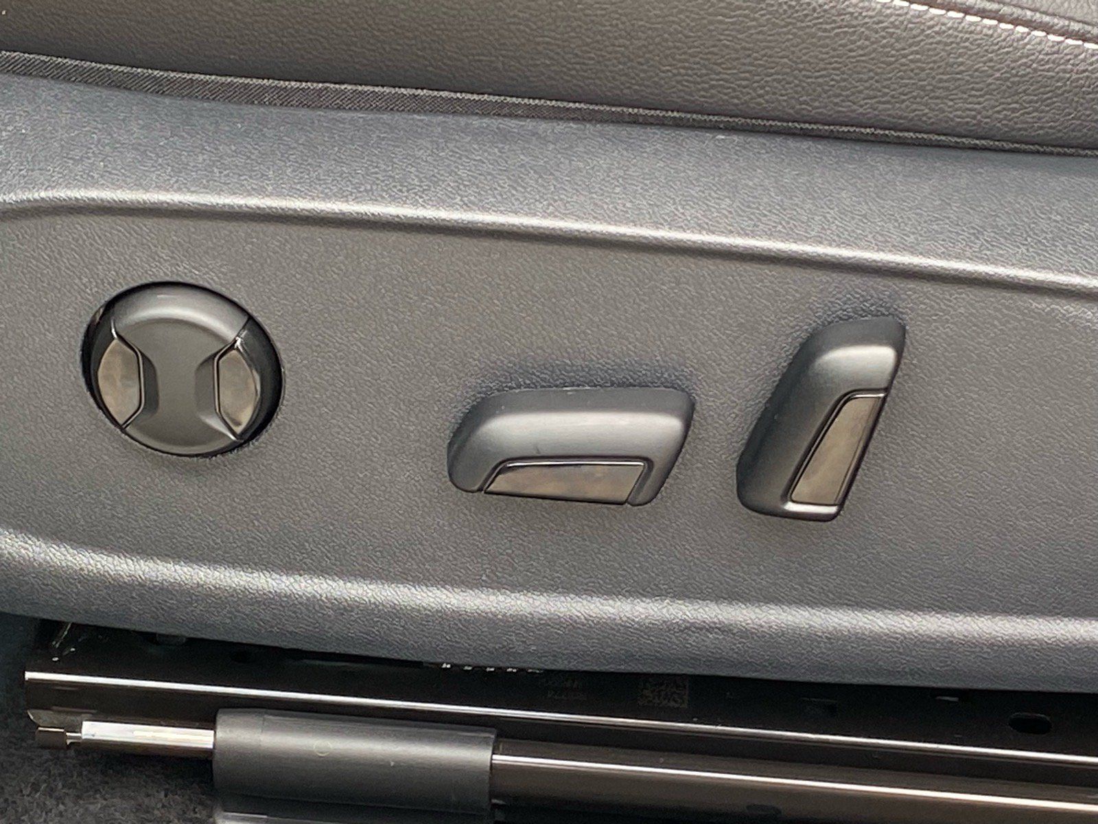 Certified 2023 Volkswagen Jetta SE FWD image 14